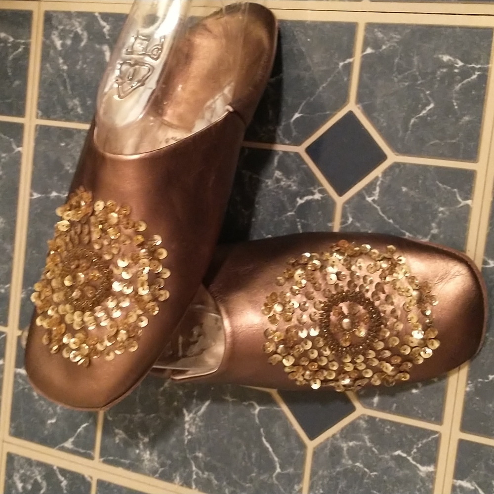 YELLOW BOX GOLD MOROCCAN STYLE SLIPPERS